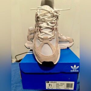 Adidas Ozmillen shoe